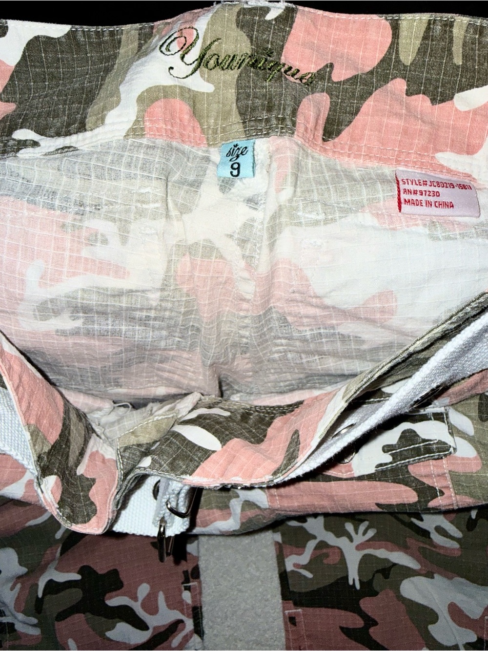 Younique Camouflage crop Capri pants NWOT belt size 9 Y2K Vintage - Picture 7 of 7